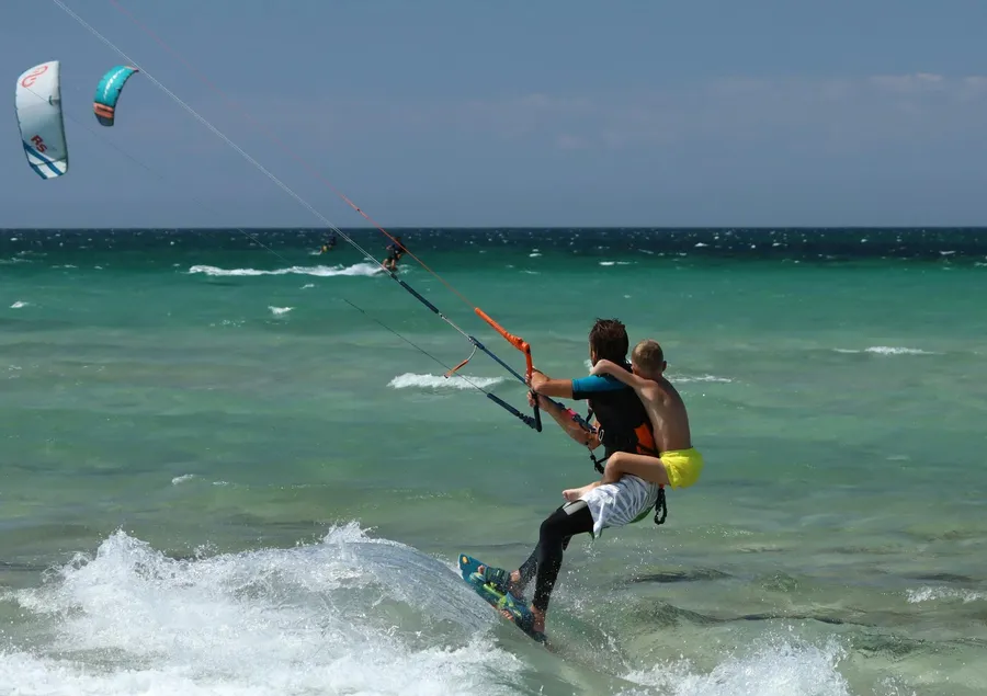 Kitesurfing