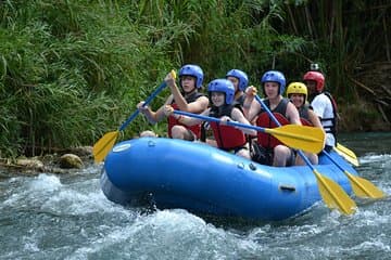 Aventure de rafting sur le Rio Bueno en Jamaïque