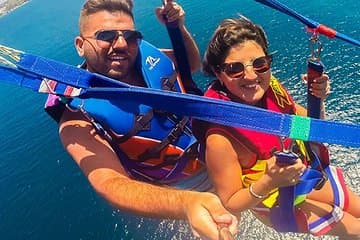 Crucero en catamarán en Punta Cana: parapente y buceo de superficie