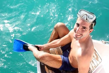 Tour en catamarán de crucero y snorkel para grupos pequeños