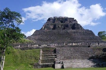 Excursion aux ruines Maya Xunantunich au départ de San Ignacio