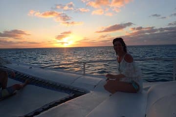 2 Hour Champagne Sunset Cruise from Grace Bay, Providenciales (Adult Only)