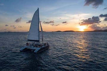 St. John Champagne Sunset Sail con barra libre y entremeses - Westin