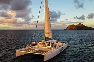 Champagner-Sonnenuntergangsegel in St. Lucia