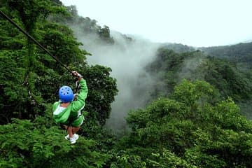 Arenal 12 Zipline Cables Experience Sobrevuela la Cascada de La Fortuna