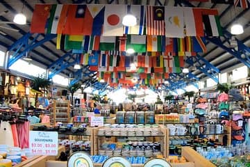 St. Thomas Island Tour com o topo da montanha e a praia da baía de Magens