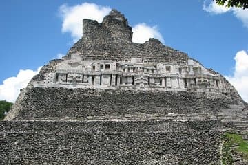 Localização de Xunantunich Maya