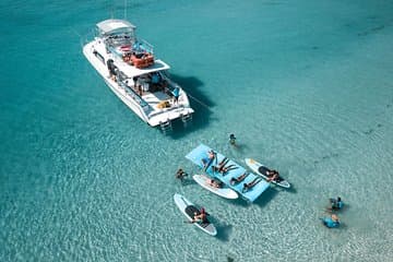 Excursión en barco con snorkel y playa todo incluido a la isla de Icacos (registro a las 8:30 a. m.)