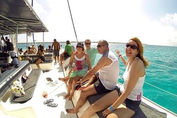 Cancún Tour en Catamarán Todo Incluido a Isla Mujeres
