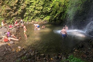 Cascada RonaldFraser Darkview, Piratas, Fuerte Charlotte y Playa