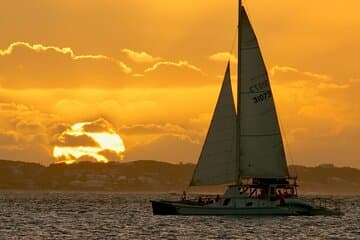 2 Hour Champagne Sunset Cruise from Grace Bay, Providenciales (Adult Only)