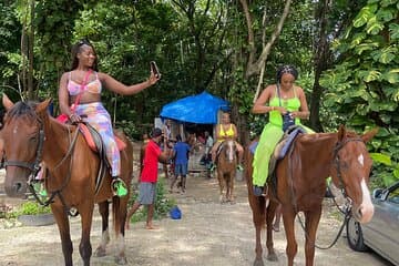 Passeios a cavalo e natação em Dunn's River Falls