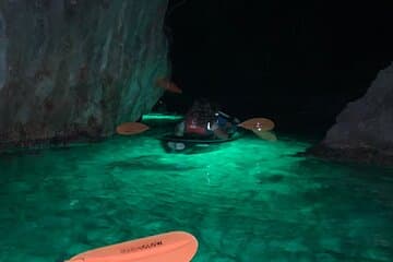 Kayak nocturno con Liquid Glow