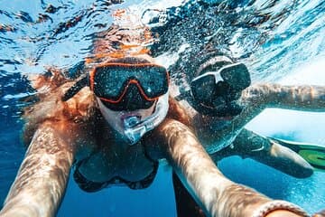 Crociera in snorkeling con pranzo barbecue e open bar