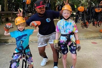 Esperienza con tubi e zipline nelle caverne del mondo Maya