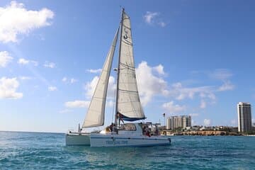 Best Sailing Catamaran, Beach and Snorkel - Barco de Cruzeiro