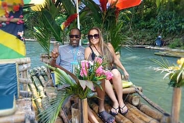 Expérience de rafting en bambou avec massage au calcaire