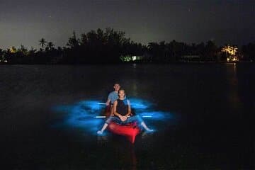 Inesquecível aventura de caiaque bioluminescente de um dia em Vieques