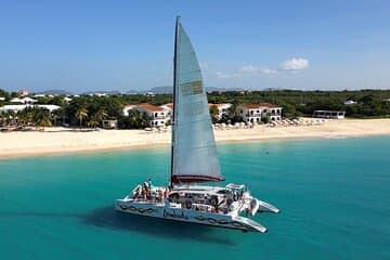 Voyage en catamaran vers Prickly Pear au départ de Saint-Martin, déjeuner compris