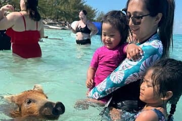 Schwimmen mit Schweinen und Strand Schnorcheln Abenteuer Rose Island Bahamas