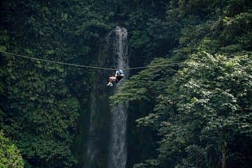 Arenal 12 Zipline Cables Esperienza Vola sopra la cascata di La Fortuna