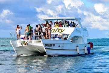 Hip Hop Adult Only Partyboot mit unbegrenzten Getränken & Sandba-Stopp