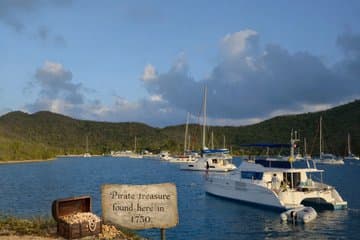 BVI Sailing Charter Add-On : Histoire et histoires à chaque mouillage